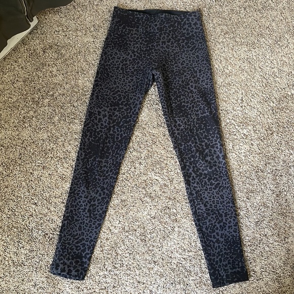 Lysse Women Classic Leggings Black Gray Python Snake Pull On Size Small - Picture 6 of 17